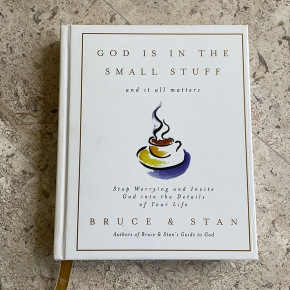 Hallmark Other - God is in the small stuff, hallmark gift book